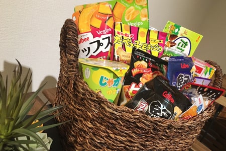 豊富なお菓子、ドリンク_02